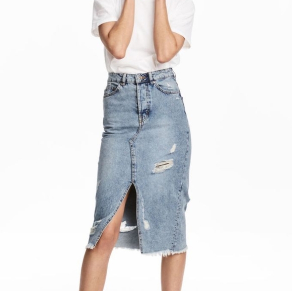 H&M Dresses & Skirts - NWT H&M Distressed Denim Skirt